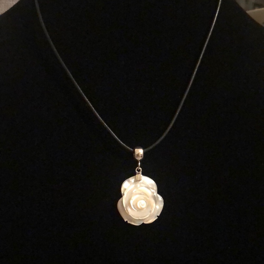 Sterling mother of pearl necklace